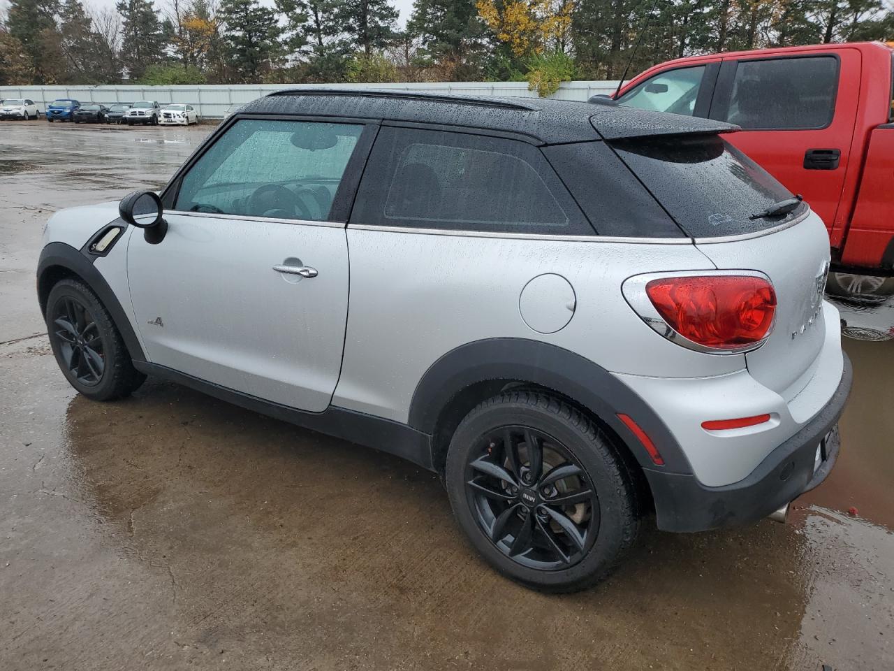 2015 MINI Cooper VIN WMWSS7C56FWN70669 Copart auction photo, minor dent/scratches damage thumbnail 2