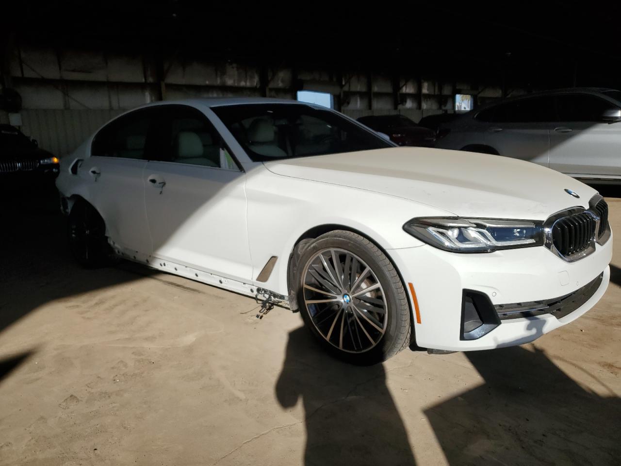 2021 BMW 5er VIN WBA53BH03MWX09759 Copart auction photo, side / rear end damage thumbnail 4