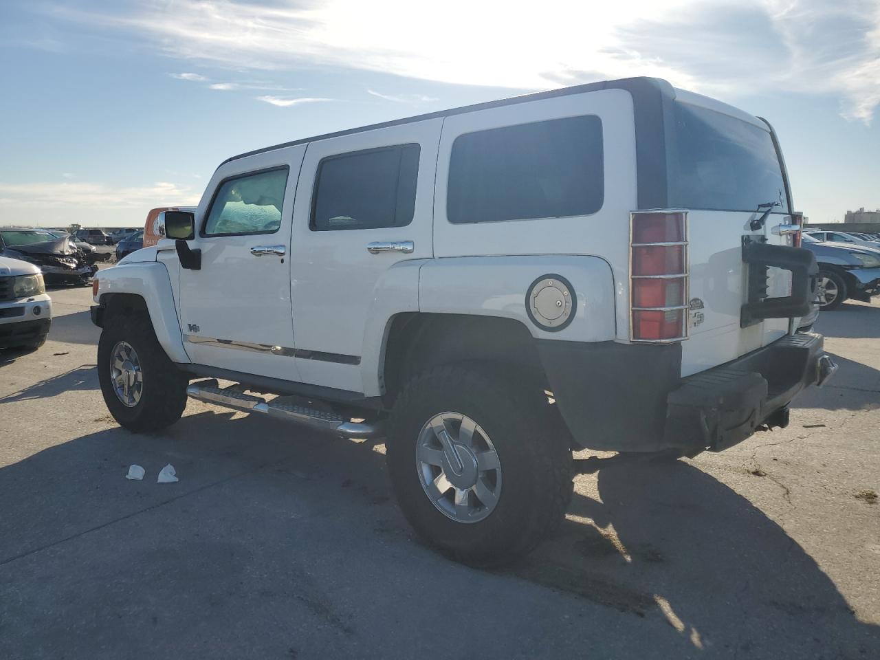 2010 Hummer H3 VIN 5GTMNGEE0A8119047 Copart auction photo, side damage thumbnail 2