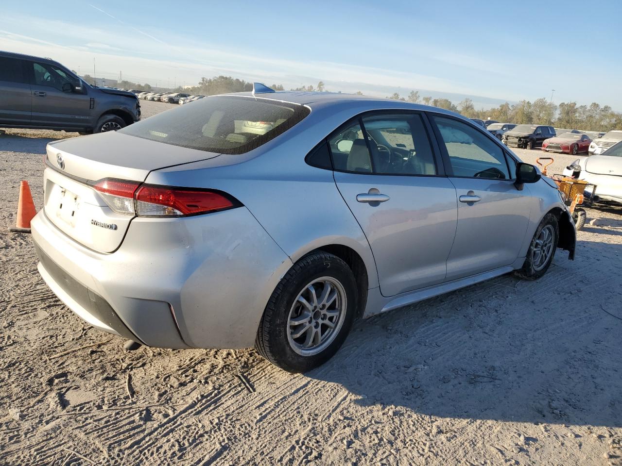 2022 Toyota Corolla VIN JTDEAMDE4NJ055021 Copart auction photo, front end damage thumbnail 3