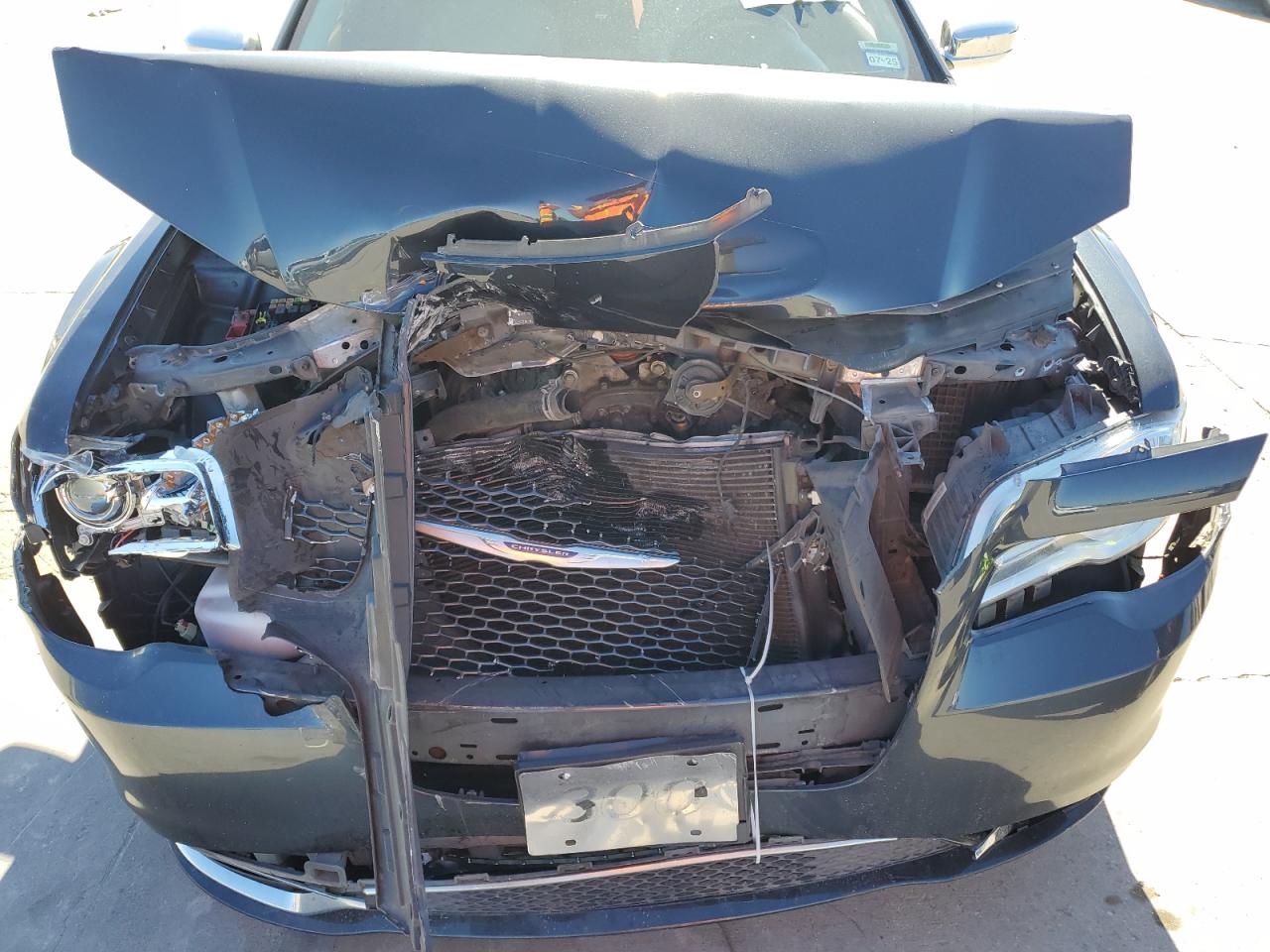 2019 Chrysler 300 VIN 2C3CCAEG7KH687223 Copart auction photo, front end damage thumbnail 11