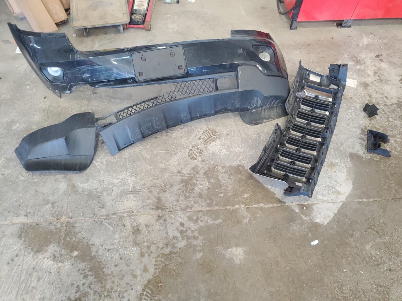 2013 Jeep Grand Cherokee VIN 1C4RJFAGXDC501629 Copart auction photo, front end / side damage thumbnail 13