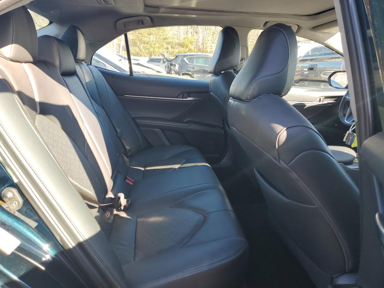 2018 Toyota Camry VIN 4T1B61HK1JU659679 Copart auction photo, rear end damage thumbnail 10