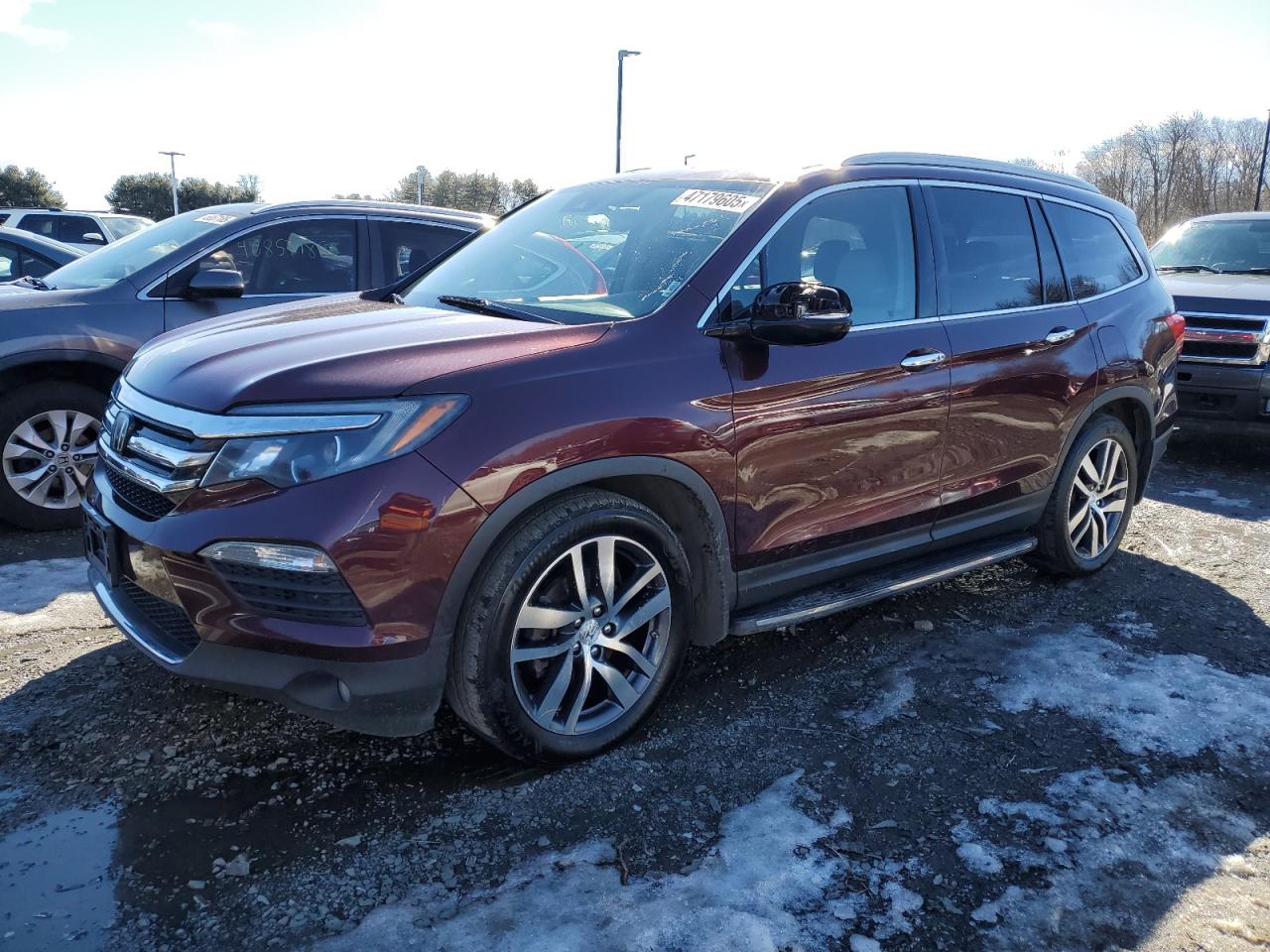2017 Honda Pilot VIN 5FNYF6H92HB018942