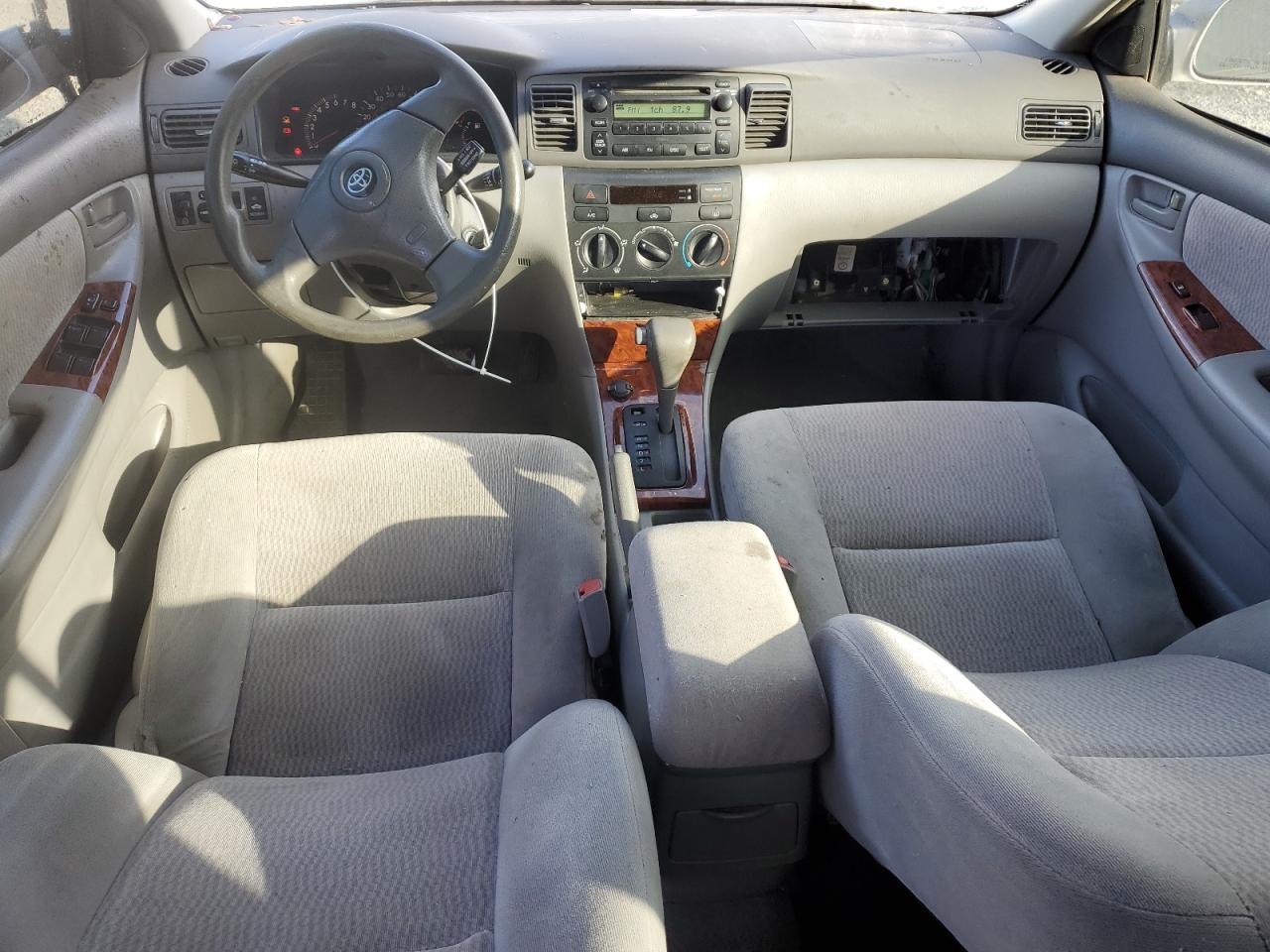 2005 Toyota Corolla VIN 1NXBR32E15Z385766 Copart auction photo, front end / rear end damage thumbnail 8