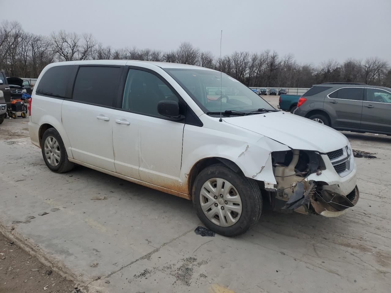2018 Dodge Caravan VIN 2C4RDGBG9JR184893 Copart auction photo, front end / minor dent/scratches damage thumbnail 4