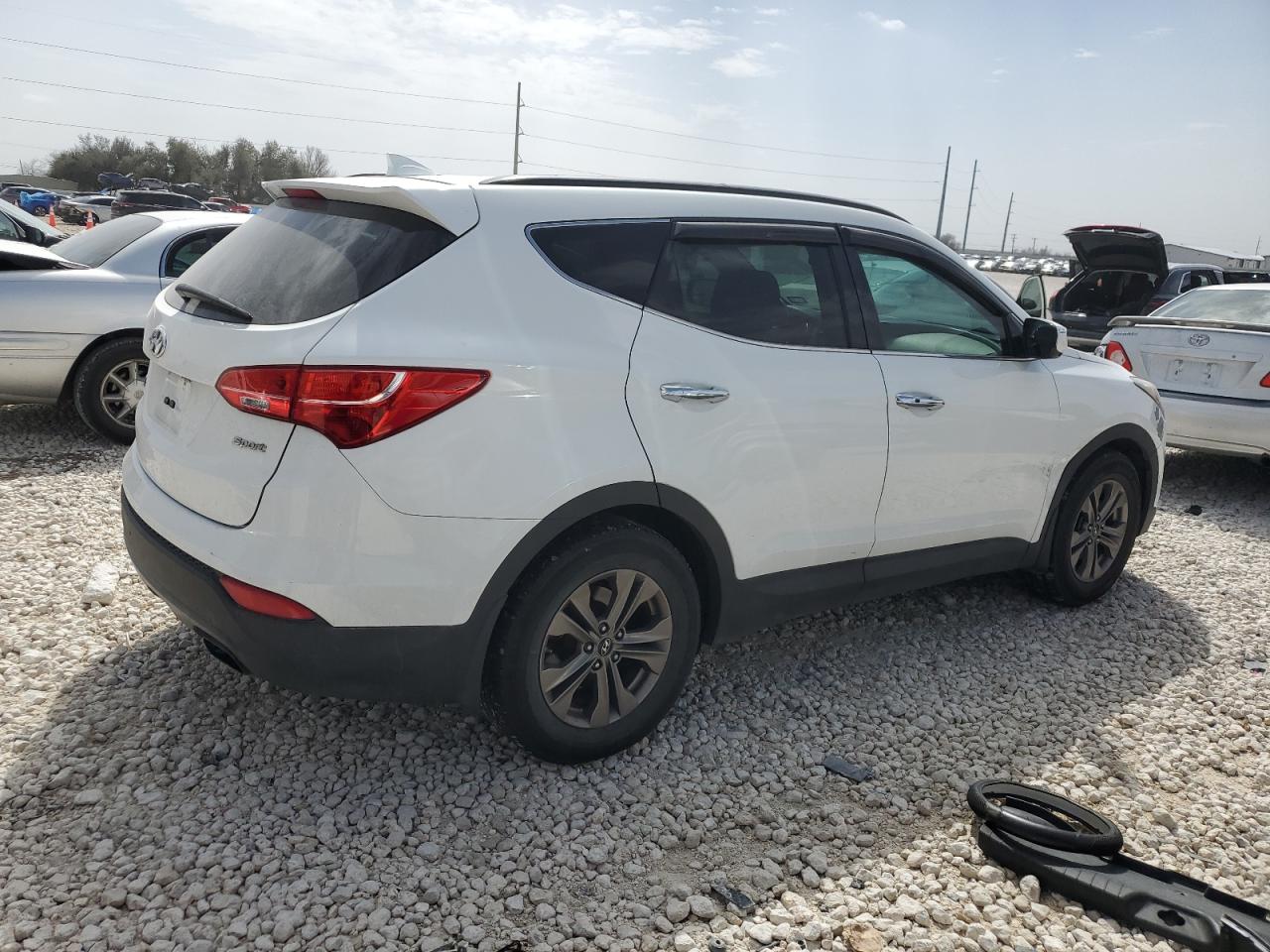 2015 Hyundai Santa Fe VIN 5XYZU3LB2FG237537 Copart auction photo, front end damage thumbnail 3