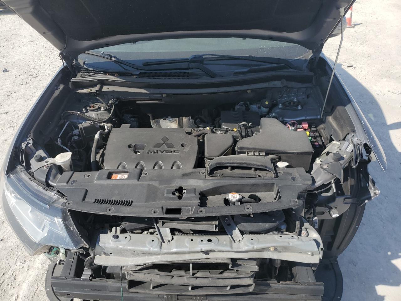 2019 Mitsubishi Outlander VIN JA4AZ3A33KJ001302 Copart auction photo, front end damage thumbnail 12