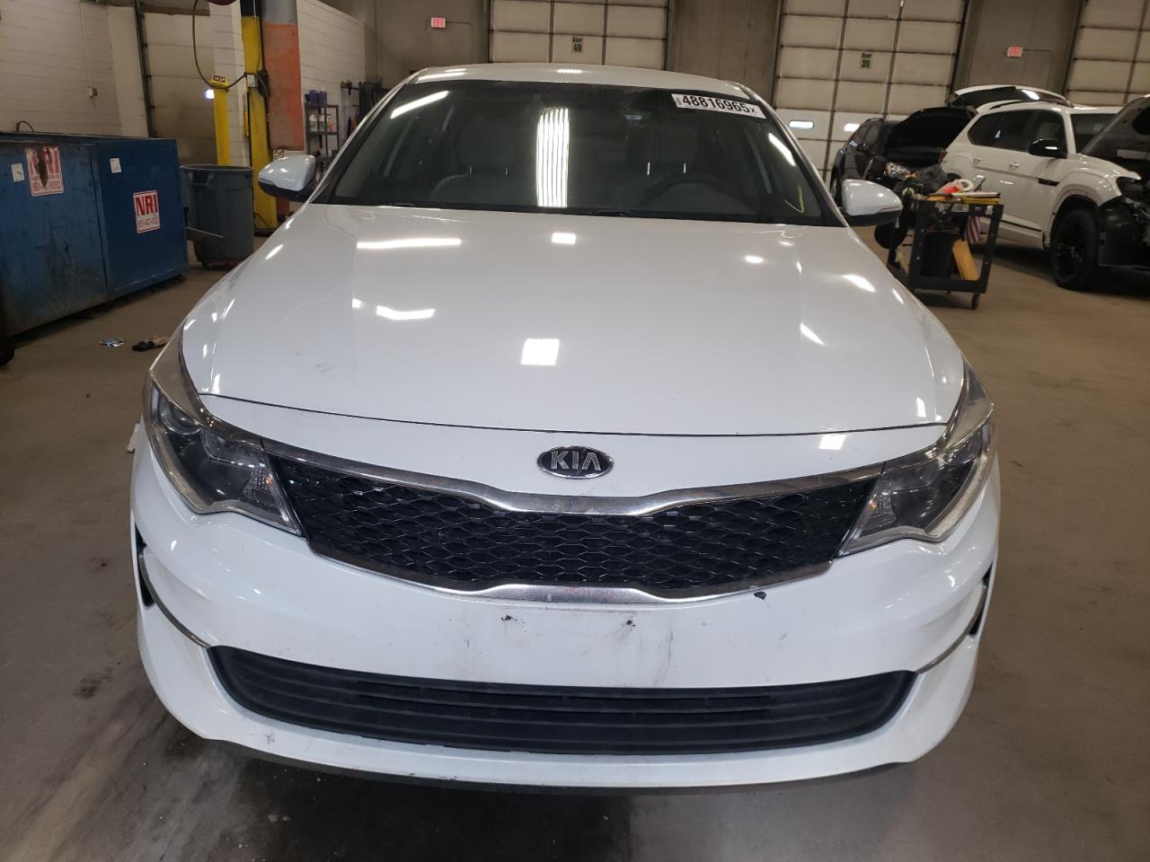 2018 KIA Optima VIN 5XXGT4L38JG206931 Copart auction photo, vandalism damage thumbnail 5