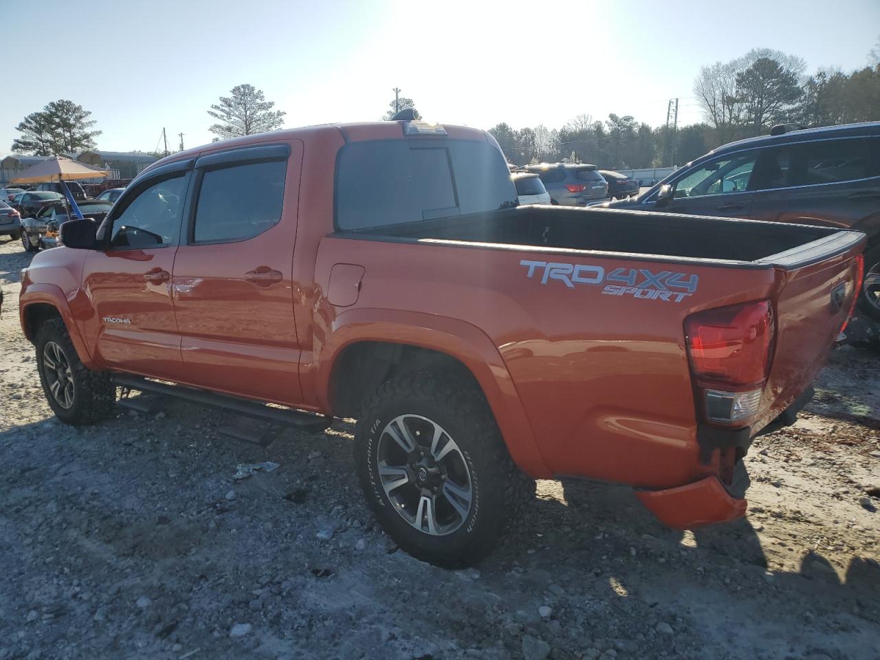 2017 Toyota Tacoma VIN 5TFCZ5AN3HX117083 Copart auction photo, rear end damage thumbnail 2