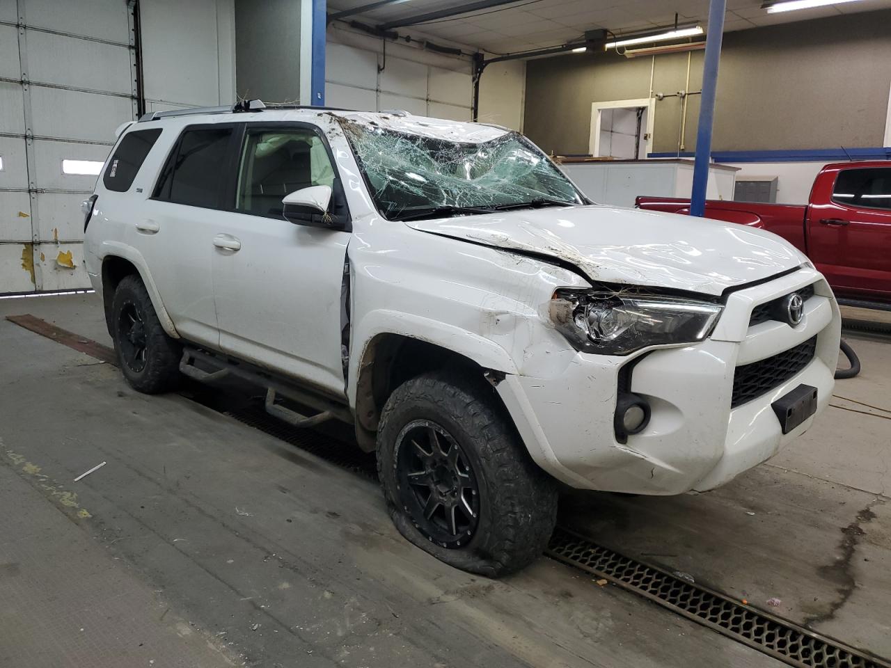 2016 Toyota 4Runner VIN JTEBU5JR4G5397440 Copart auction photo, rollover / undercarriage damage thumbnail 4