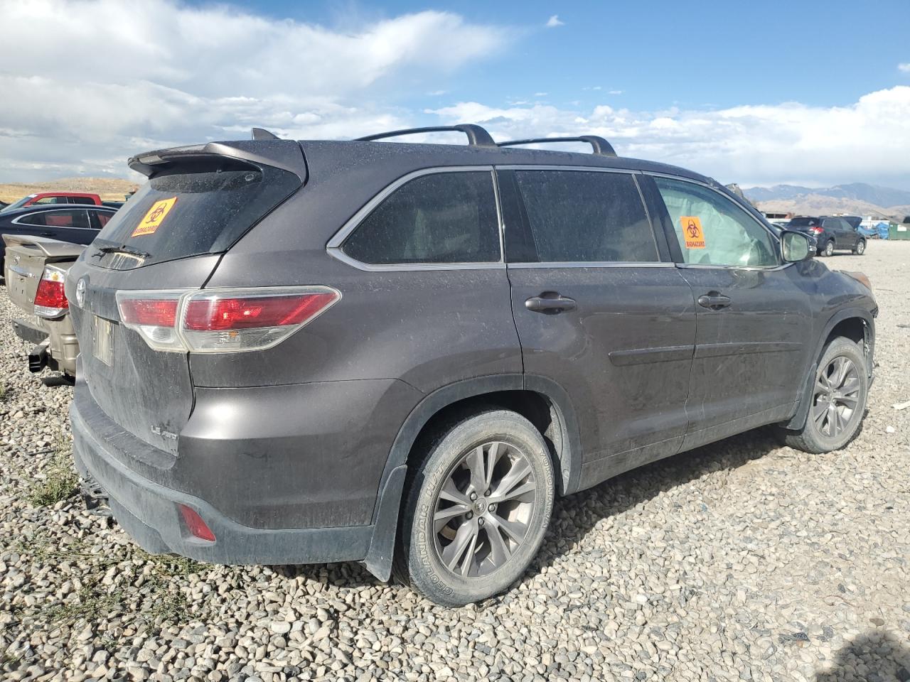 2015 Toyota Highlander VIN 5TDBKRFH4FS202155 Copart auction photo, front end damage thumbnail 3