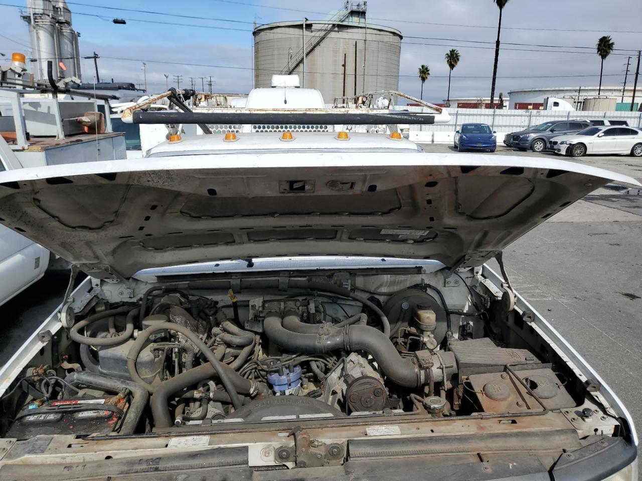 1996 Ford F350 VIN 1FDKF37G3TEA34481 Copart auction photo, vandalism / mechanical damage thumbnail 11