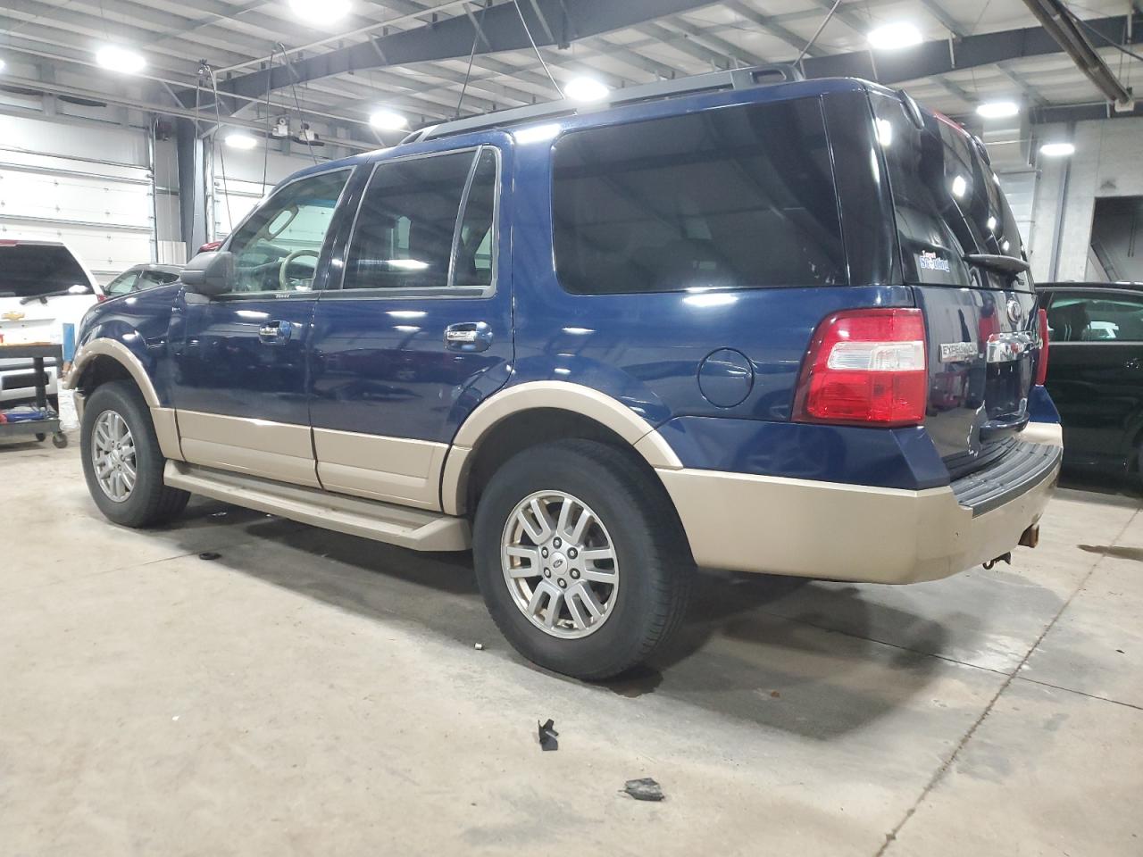 2012 Ford Expedition VIN 1FMJU1J56CEF40447 Copart auction photo, front end damage thumbnail 2