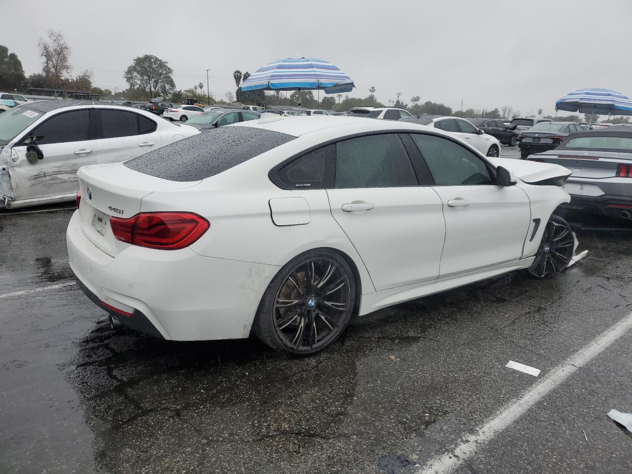 2018 BMW 4er VIN WBA4J5C54JBF07105 Copart auction photo, front end / minor dent/scratches damage thumbnail 3