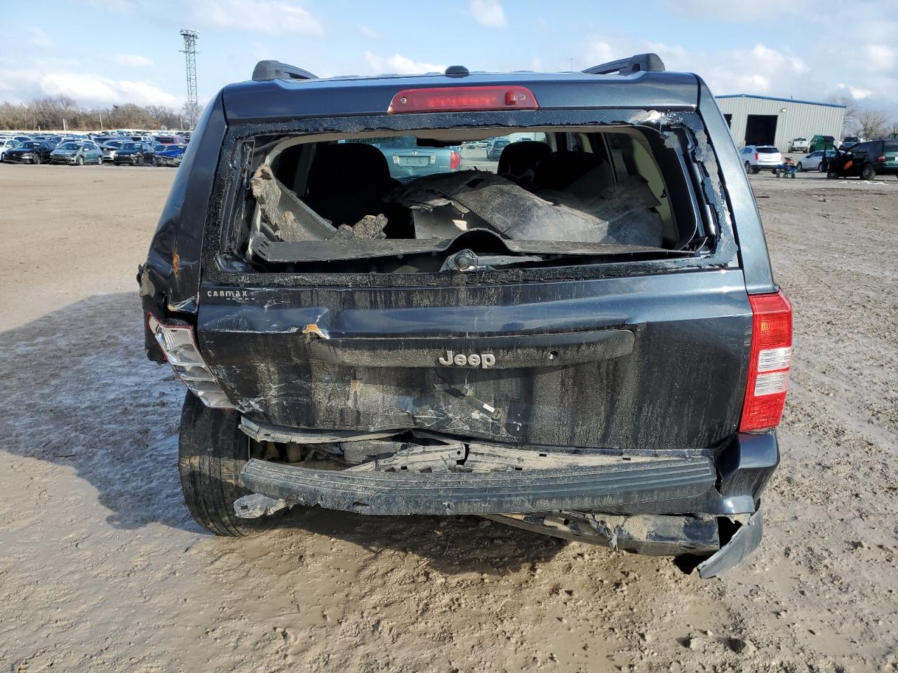 2016 Jeep Liberty (Patriot) VIN 1C4NJPBA6GD589088 Copart auction photo, rear end / minor dent/scratches damage thumbnail 6