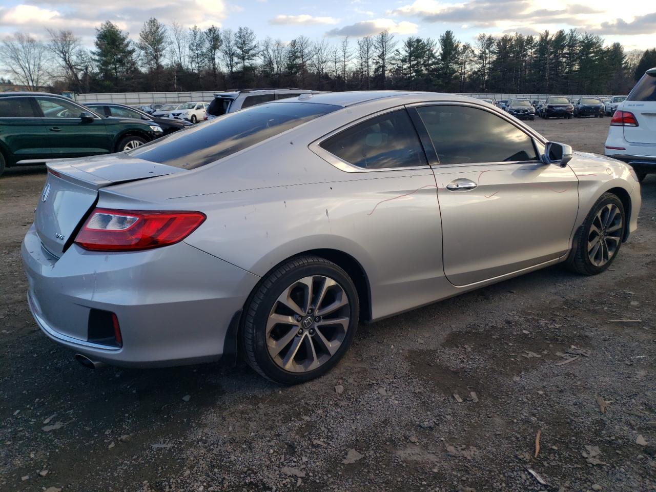 2015 Honda Accord VIN 1HGCT2B80FA000071 Copart auction photo, rear end / minor dent/scratches damage thumbnail 3