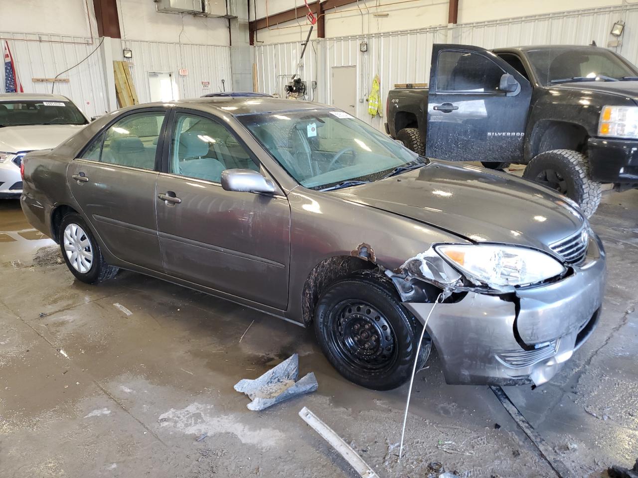 2005 Toyota Camry VIN 4T1BE32K35U606043 Copart auction photo, front end damage thumbnail 4