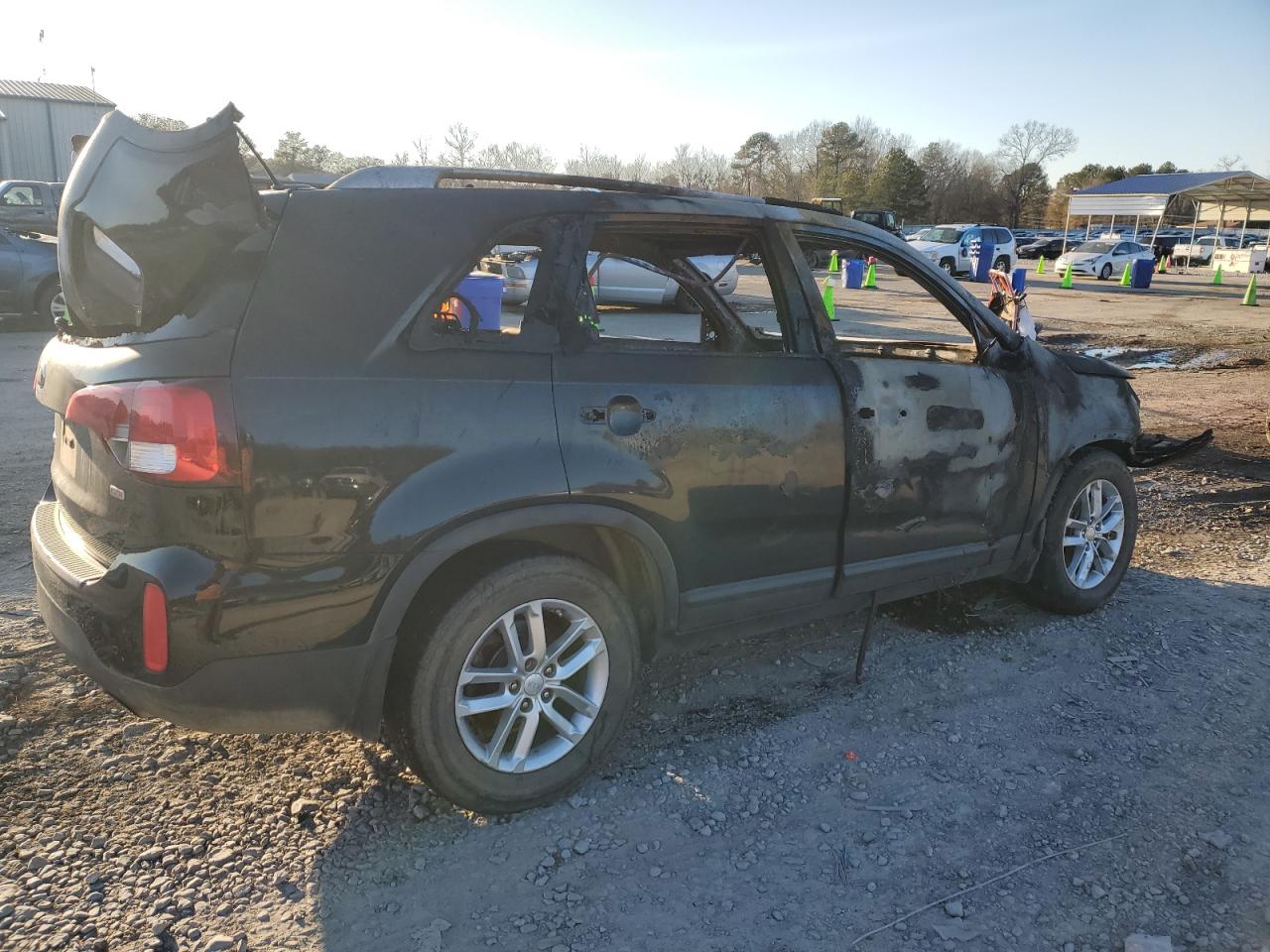 2014 KIA Sorento VIN 5XYKT3A61EG507799 Copart auction photo, burn damage thumbnail 3
