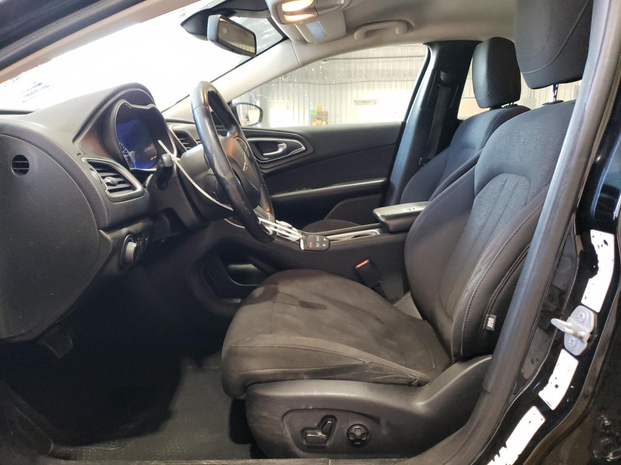 2015 Chrysler 200 VIN 1C3CCCAB9FN652153 Copart auction photo, rear end damage thumbnail 7