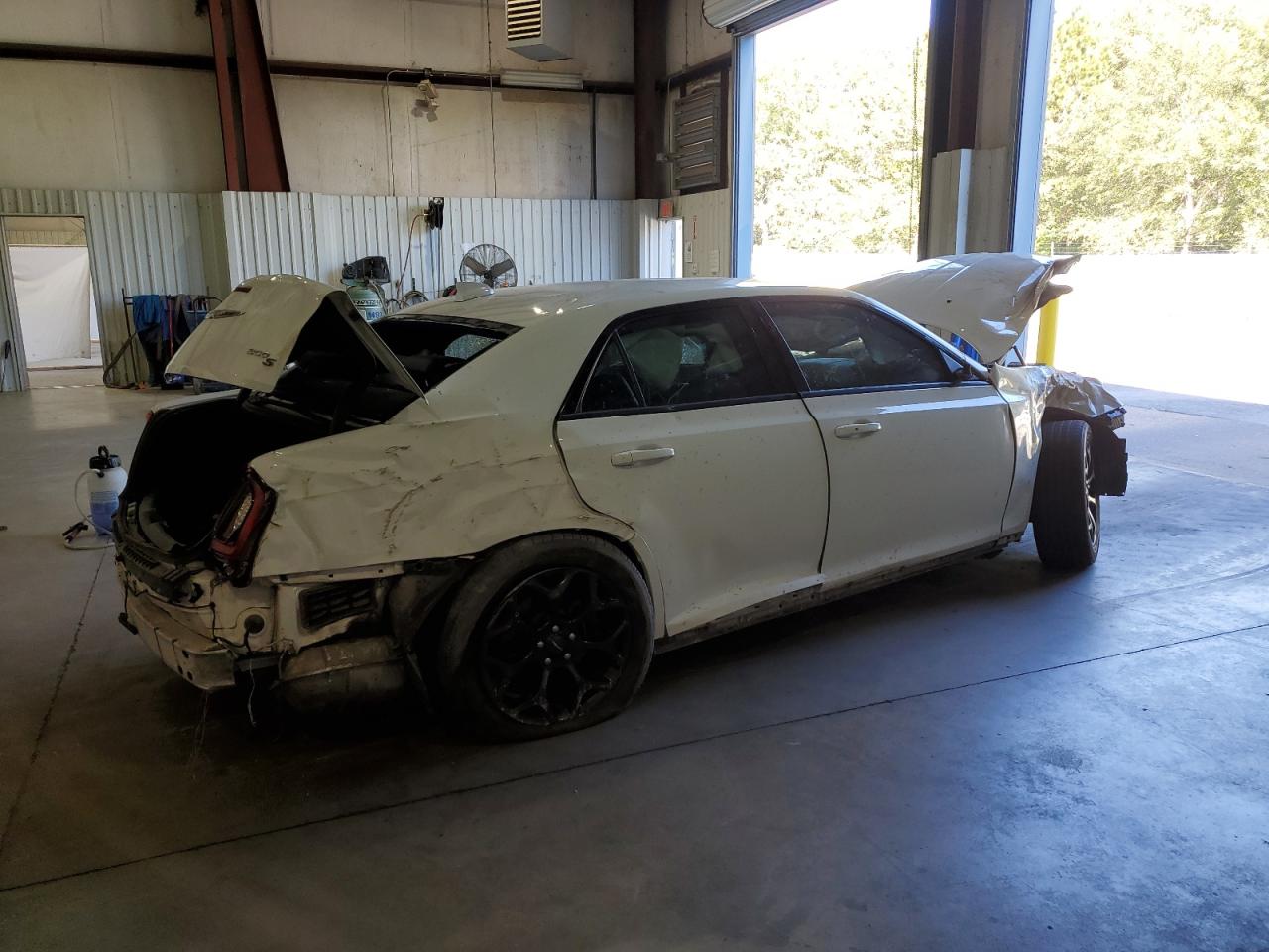 2019 Chrysler 300 VIN 2C3CCAGG4KH569806 Copart auction photo, all over damage thumbnail 3