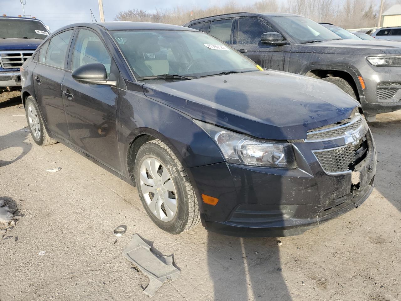 2014 Chevrolet Cruze VIN 1G1PA5SH0E7487137 Copart auction photo, front end / side damage thumbnail 4