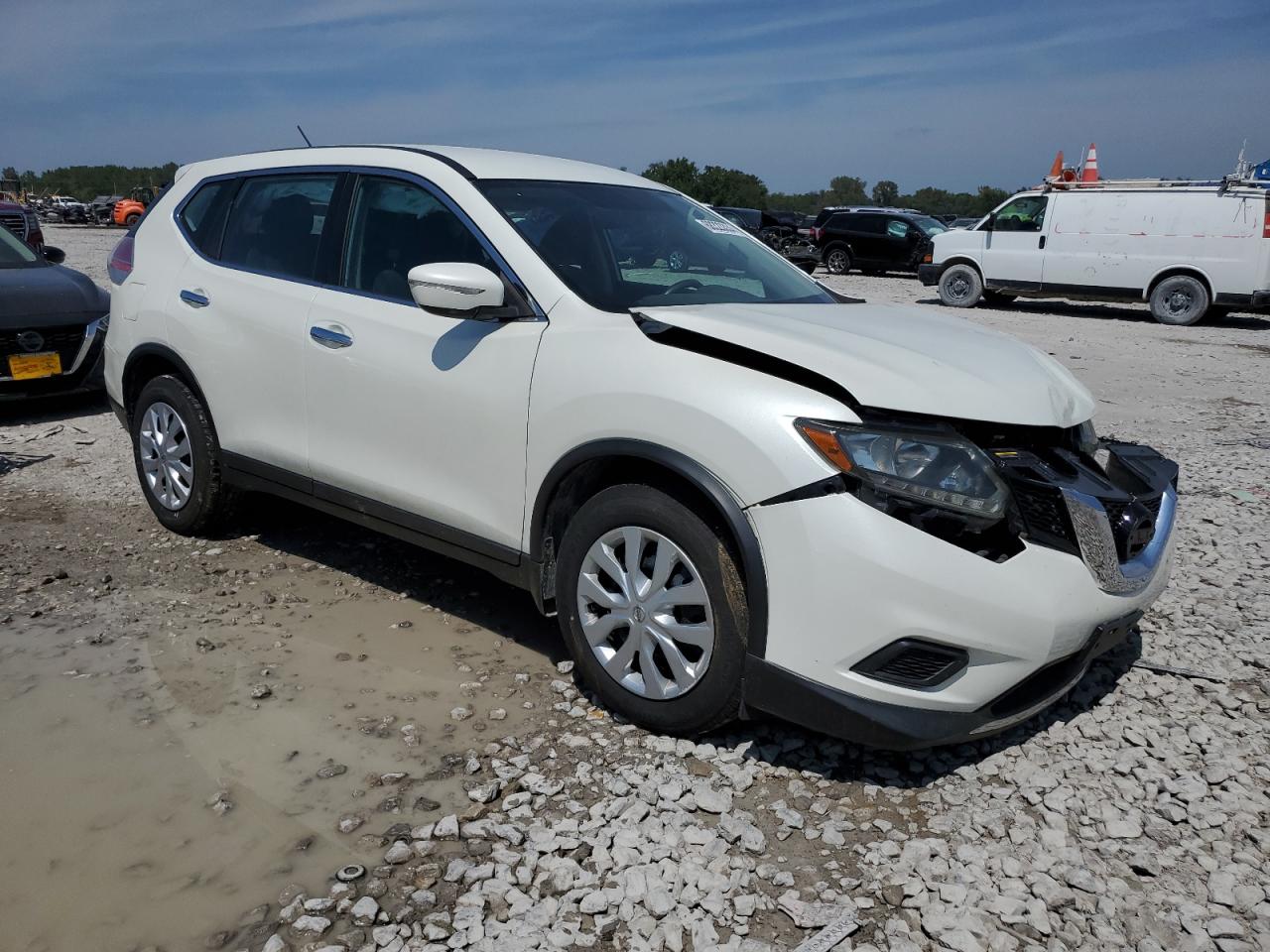 2015 Nissan Rogue VIN 5N1AT2MT1FC788205 Copart auction photo, front end damage thumbnail 4