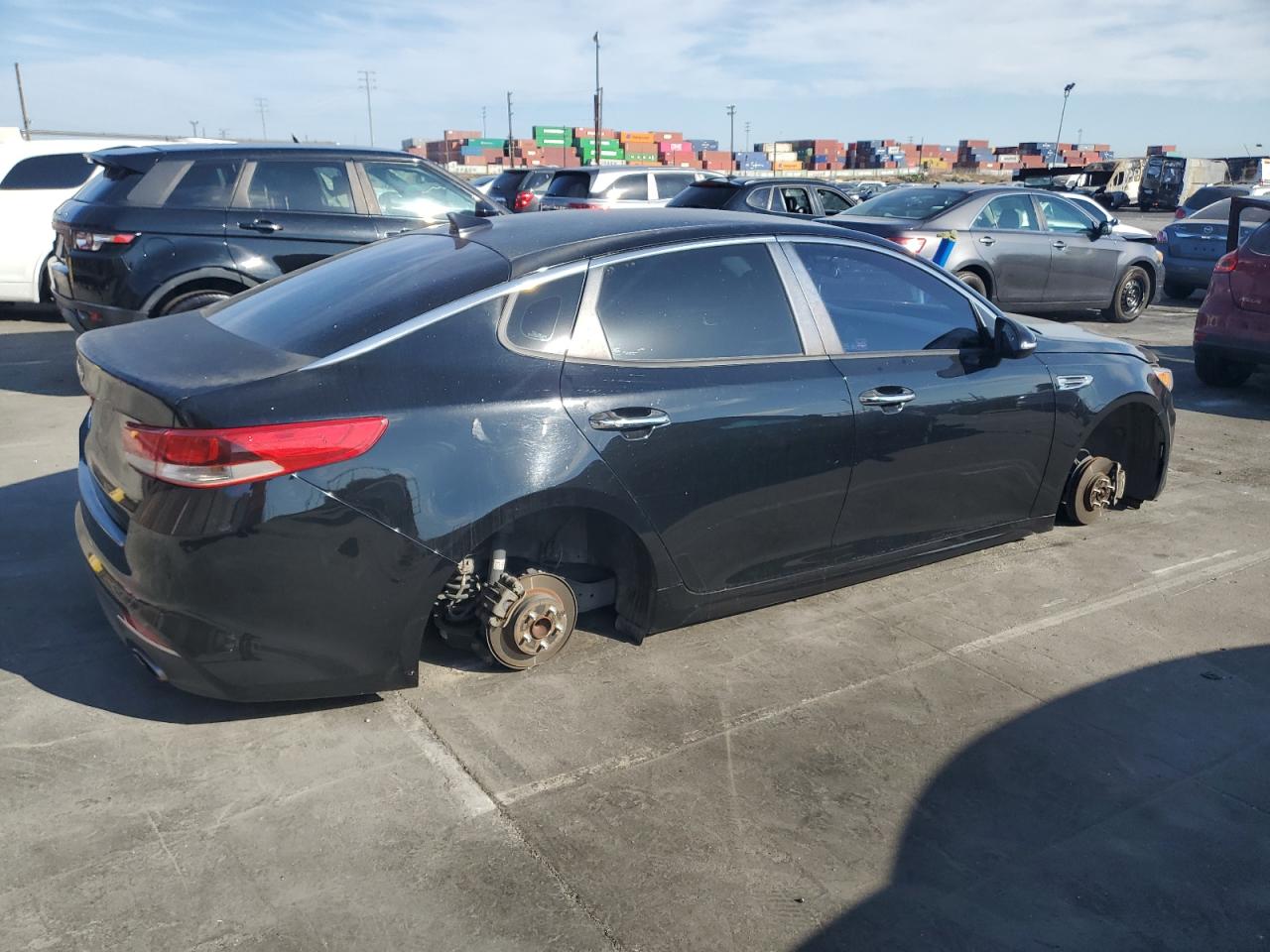 2017 KIA Optima VIN 5XXGT4L33HG139469 Copart auction photo, vandalism / stripped damage thumbnail 3