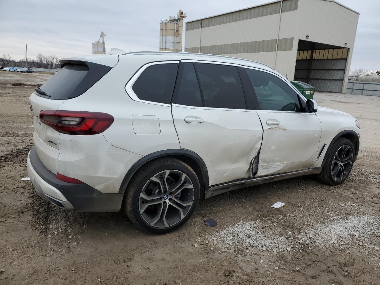 2020 BMW X5 VIN 5UXCR6C03L9C87269 Copart auction photo, vandalism / side damage thumbnail 3