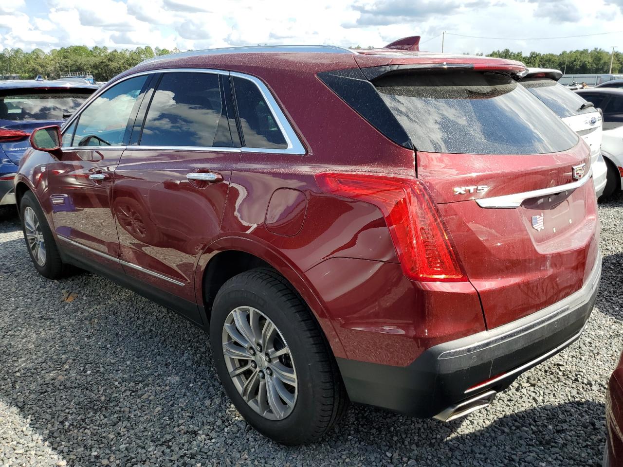2017 Cadillac XT5 VIN 1GYKNBRS5HZ223517 Copart auction photo, water/flood damage thumbnail 2