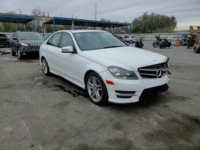 2014 Mercedes-Benz C-klasse VIN WDDGF4HB8ER303868 Copart auction photo, front end damage thumbnail 13