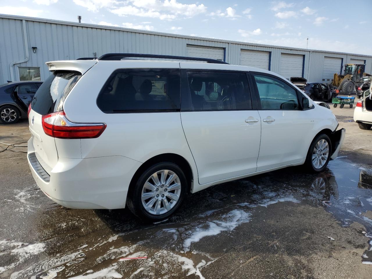 2016 Toyota Sienna VIN 5TDDK3DC8GS131573 Copart auction photo, front end damage thumbnail 3