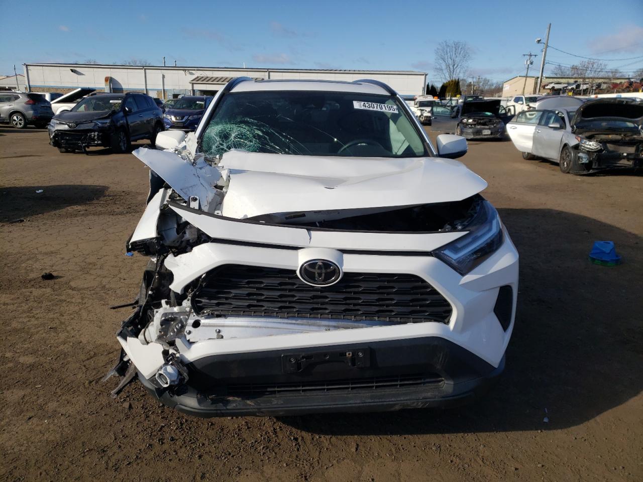 2022 Toyota RAV 4 VIN 2T3P1RFV2NC274355 Copart auction photo, front end damage thumbnail 5