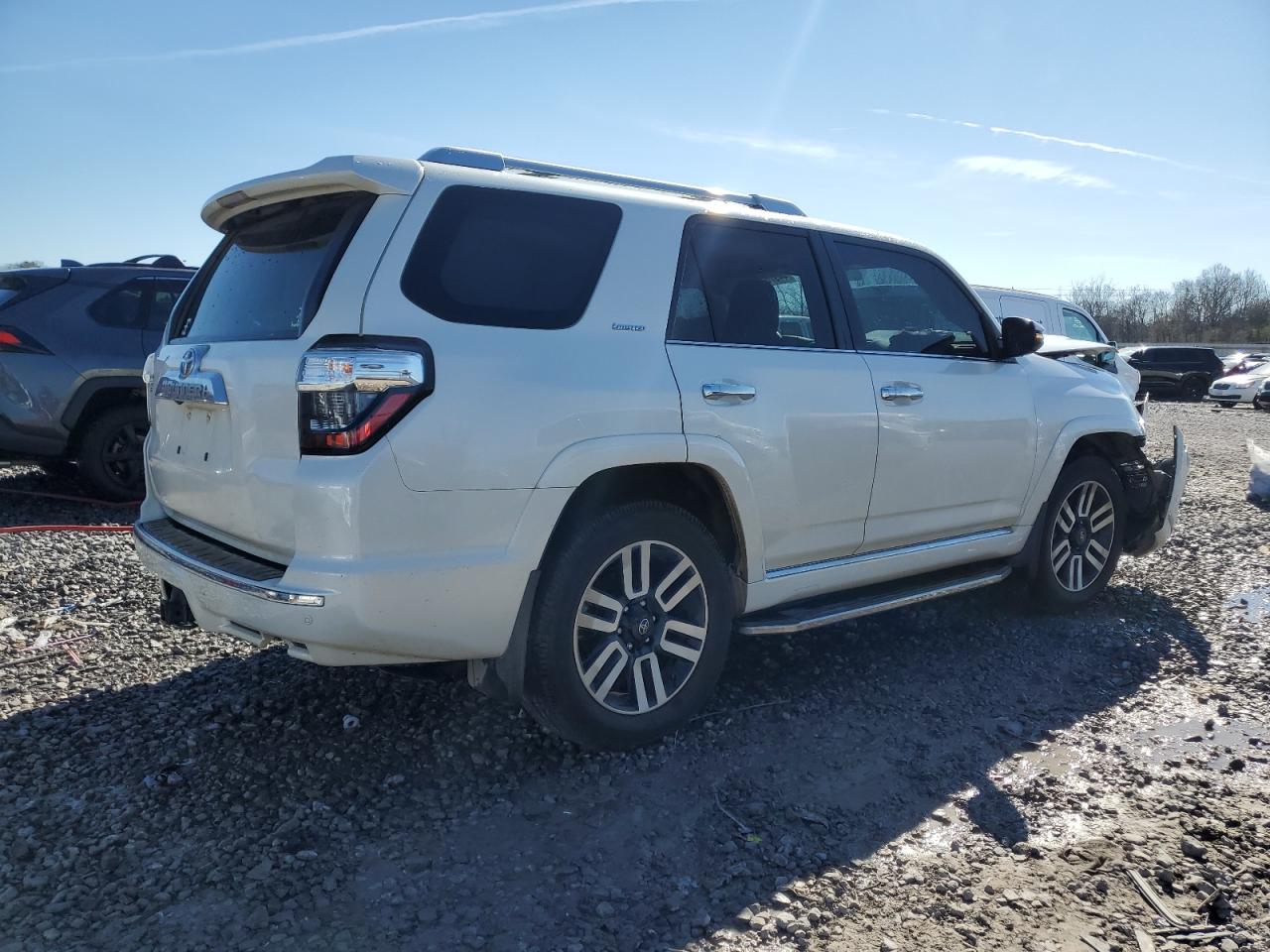 2018 Toyota 4Runner VIN JTEZU5JR8J5188322 Copart auction photo, front end / side damage thumbnail 3