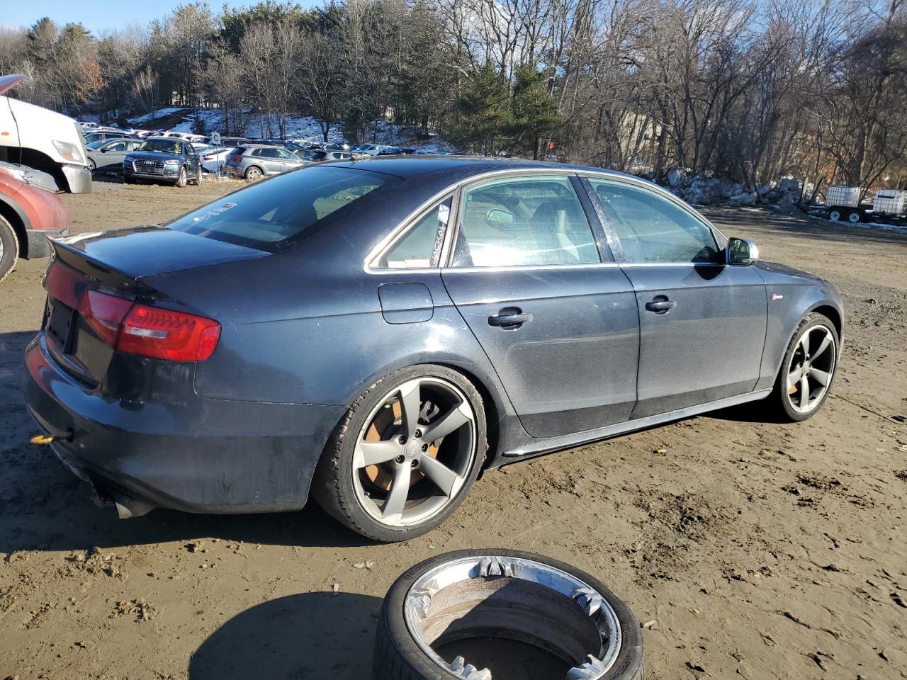 2013 Audi RS4 VIN WAUBGAFL0DA122558 Copart auction photo, side / rear end damage thumbnail 3