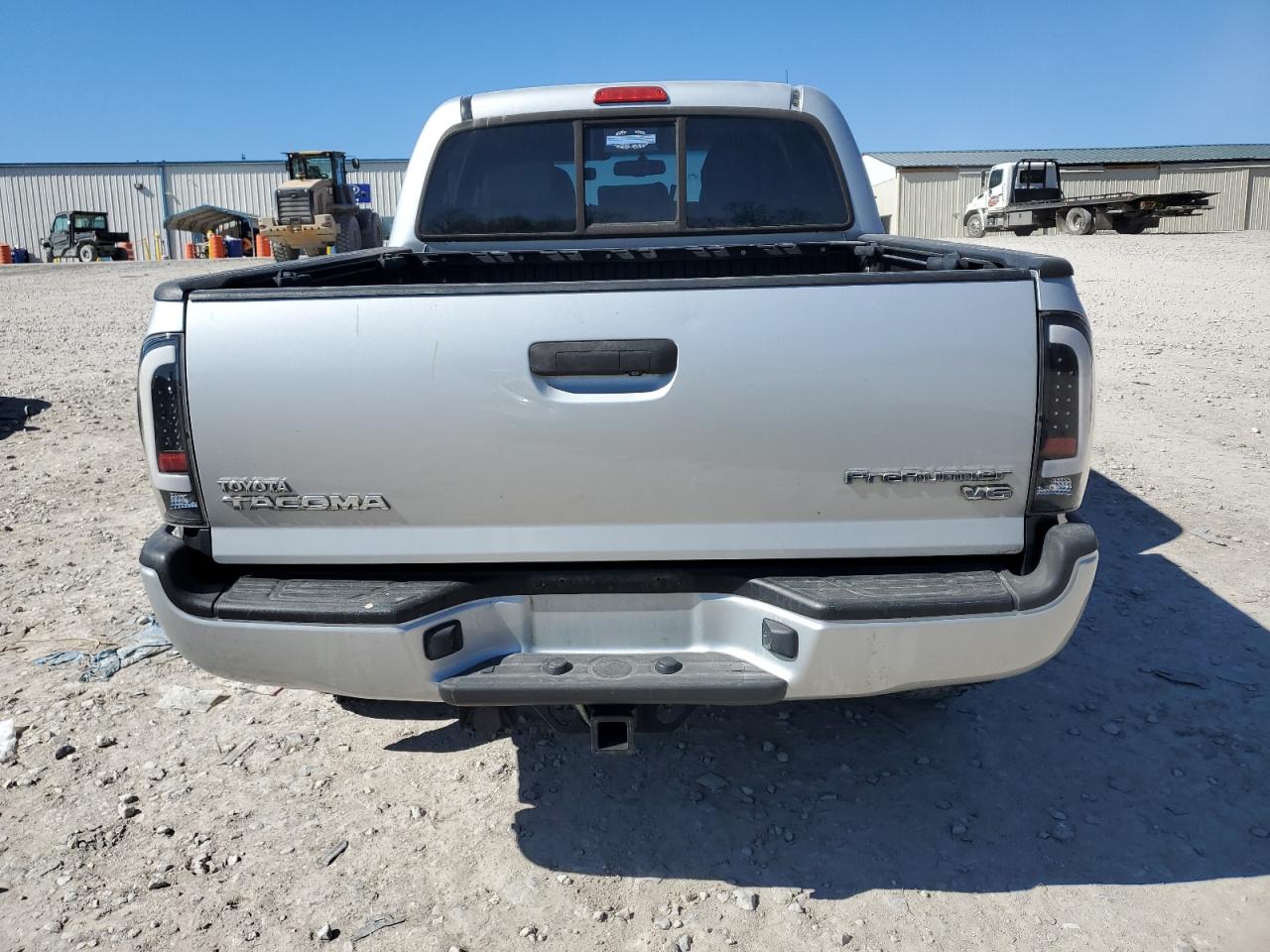 2013 Toyota Tacoma VIN 3TMJU4GN4DM141433 Copart auction photo, water/flood / side damage thumbnail 6