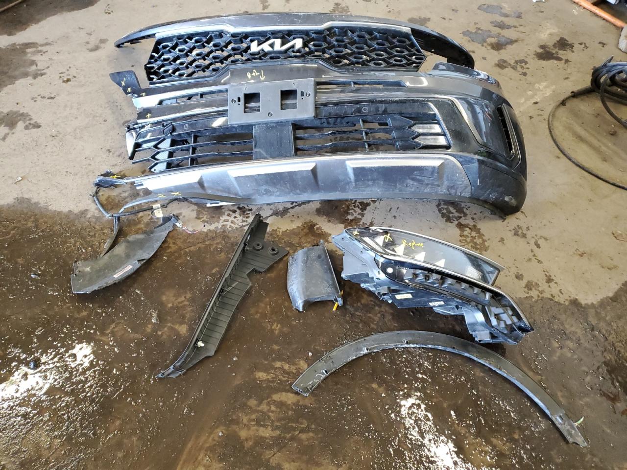 2022 KIA Sorento VIN KNDRH4LG3N5069680 Copart auction photo, front end damage thumbnail 13