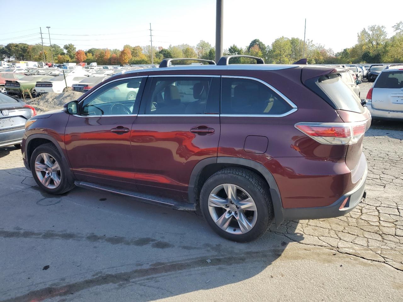 2015 Toyota Highlander VIN 5TDDKRFH1FS081867 Copart auction photo, vandalism damage thumbnail 2