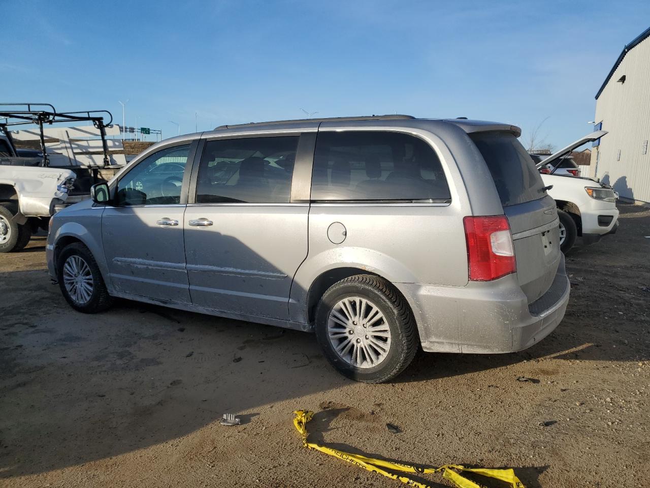2014 Chrysler Town & Country VIN 2C4RC1CG8ER425802 Copart auction photo, front end / minor dent/scratches damage thumbnail 2