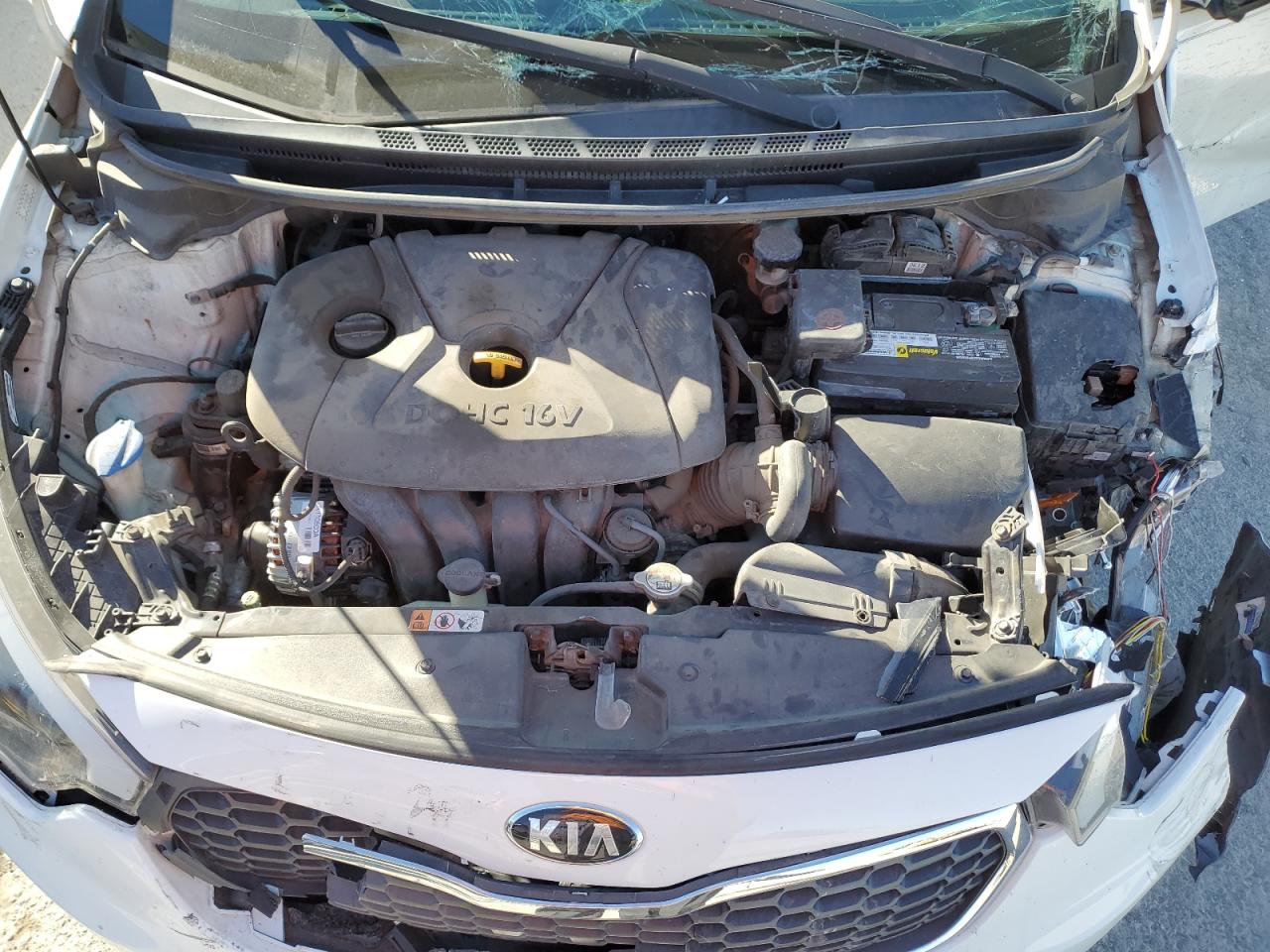 2016 KIA Forte VIN KNAFK4A69G5586612 Copart auction photo, front end / side damage thumbnail 11