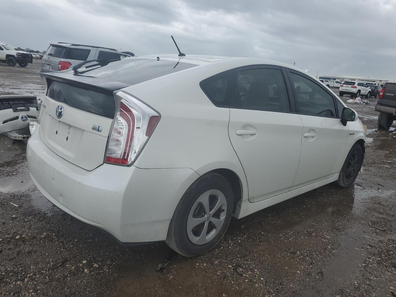 2015 Toyota Prius VIN JTDKN3DU9F1915358 Copart auction photo, front end / minor dent/scratches damage thumbnail 3