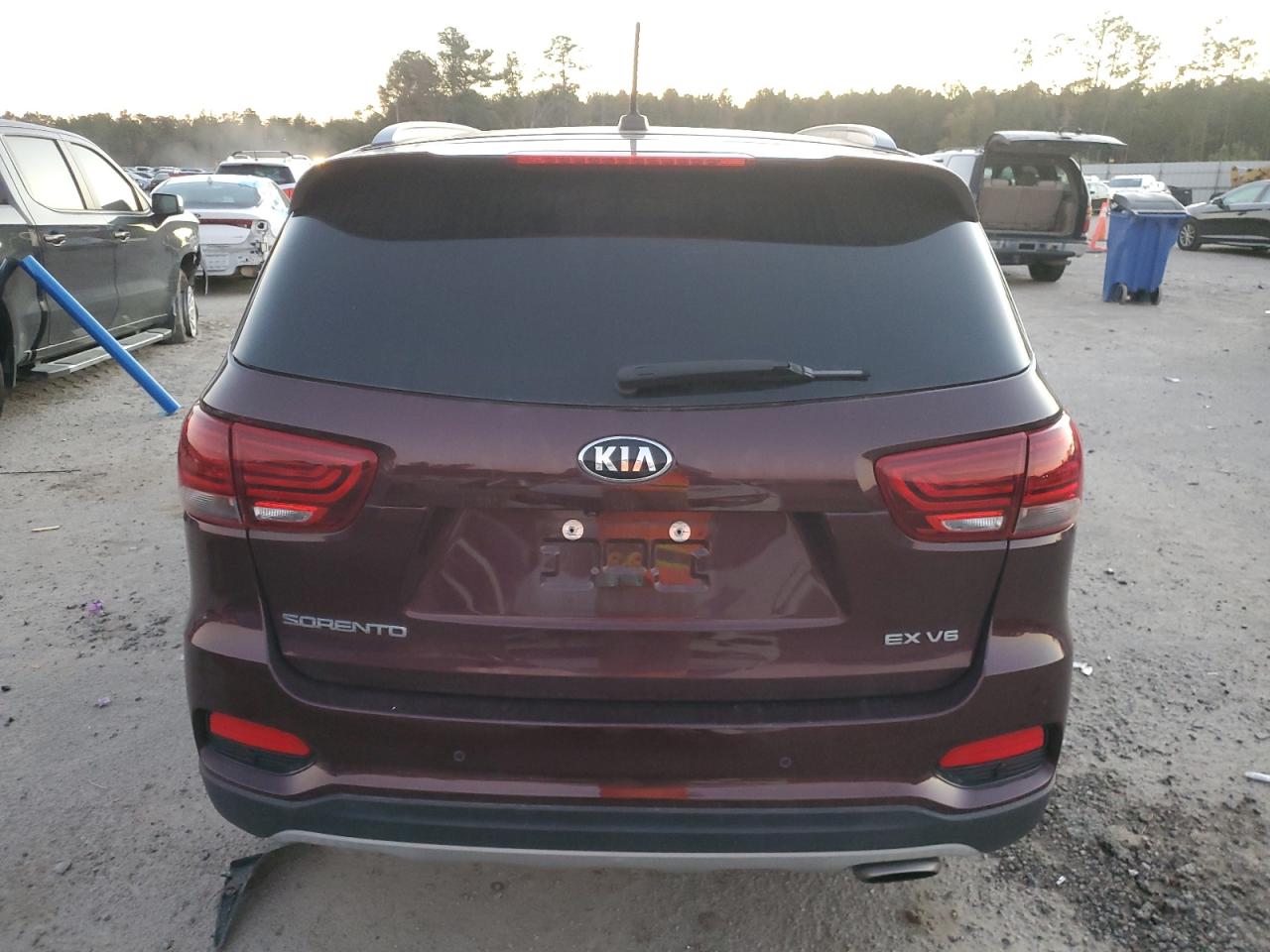 2020 KIA Sorento VIN 5XYPH4A53LG660251 Copart auction photo, front end damage thumbnail 6
