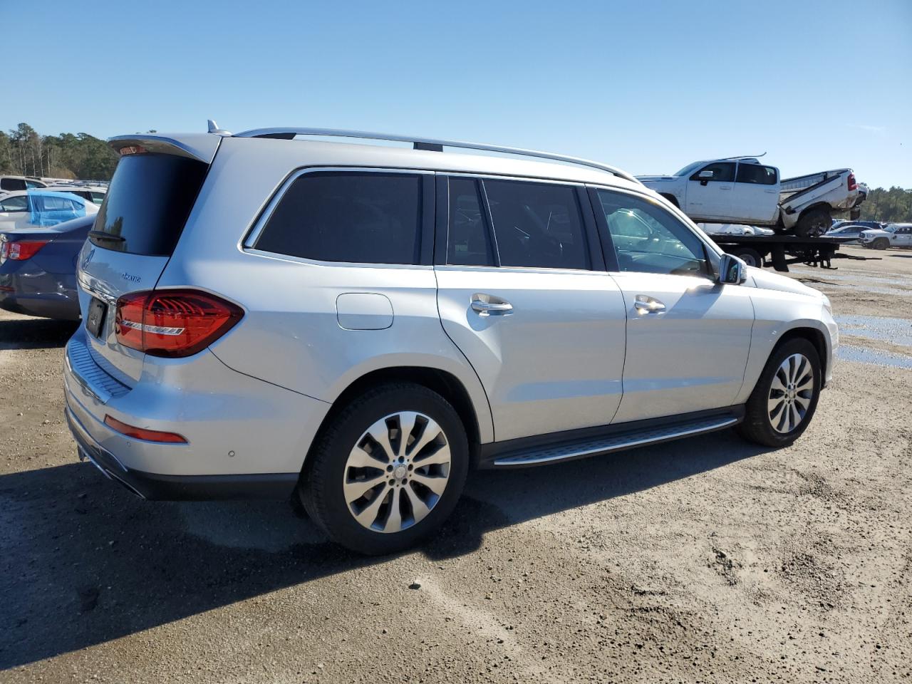 2017 Mercedes-Benz GLS-klasse VIN 4JGDF6EE5HA847279 Copart auction photo, front end damage thumbnail 3