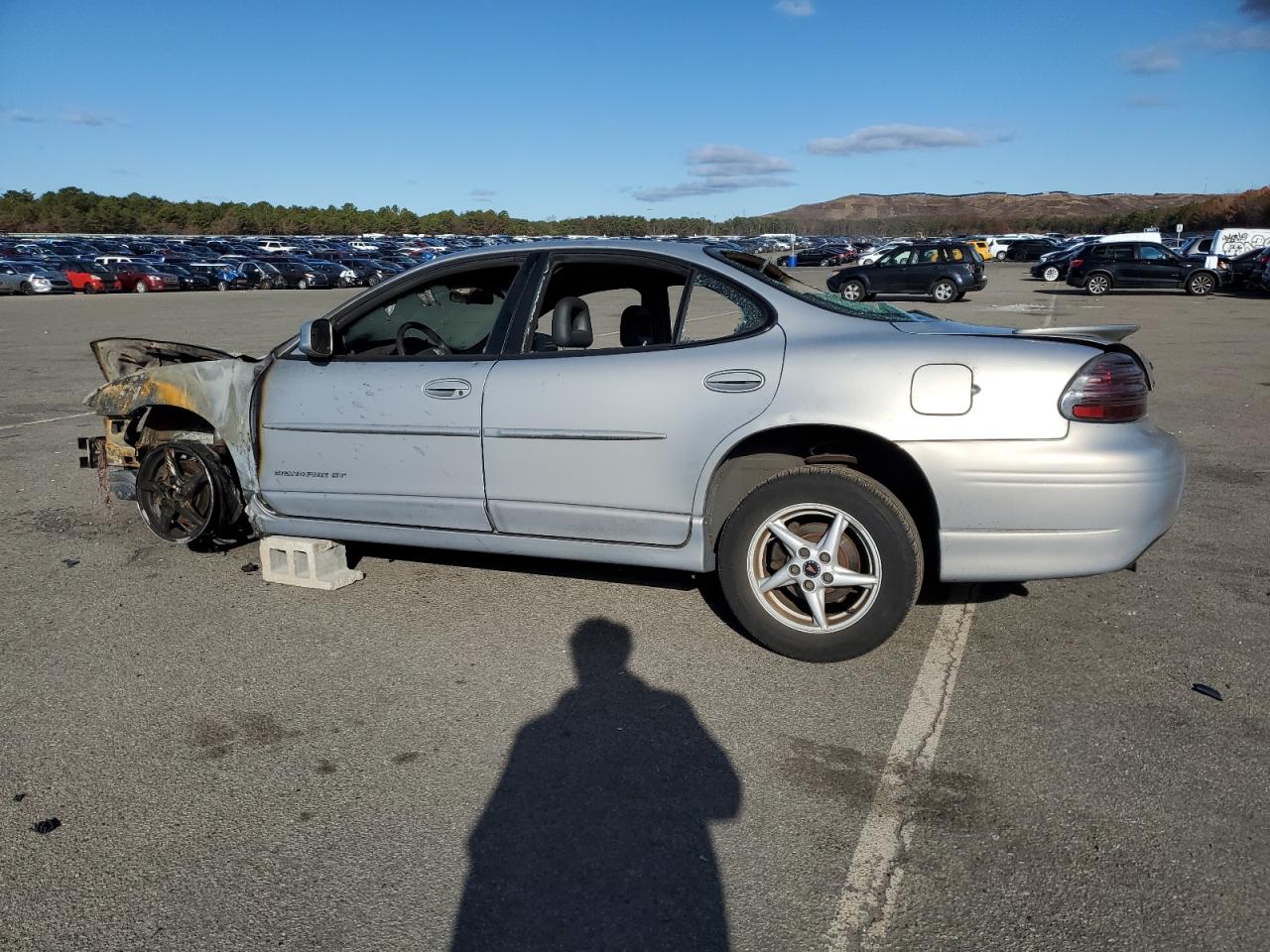 2000 Pontiac Grand Prix VIN 1G2WP52K0YF231317 Copart auction photo, burn / all over damage thumbnail 2