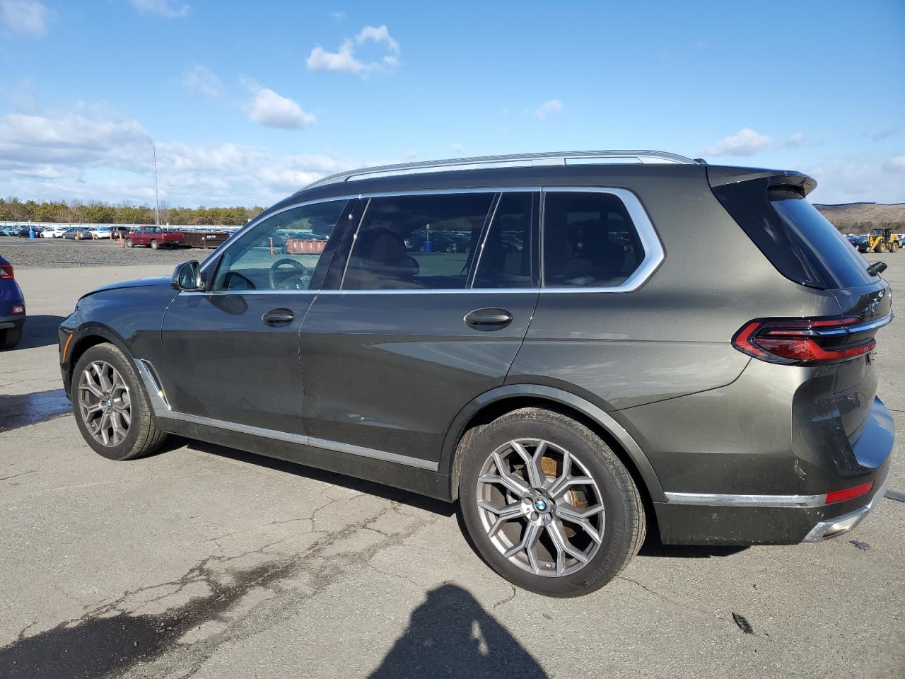 2024 BMW X7 VIN 5UX23EM05R9T03502 Copart auction photo, front end damage thumbnail 2