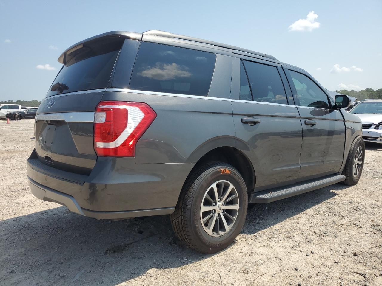 2021 Ford Expedition VIN 1FMJU1HT9MEA16165 Copart auction photo, front end damage thumbnail 3
