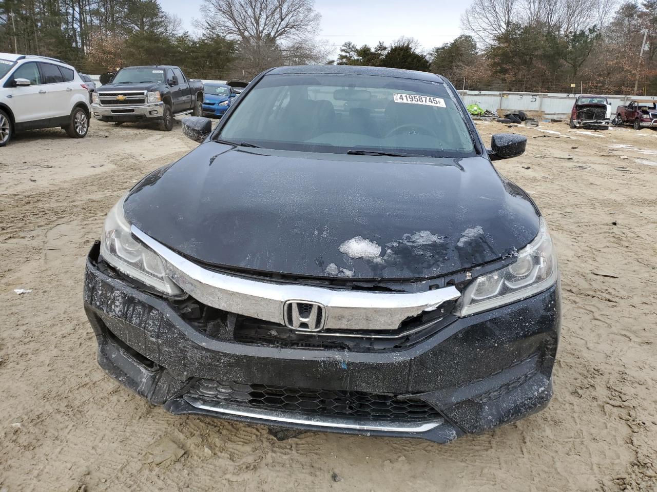 2017 Honda Accord VIN 1HGCR2F31HA235790 Copart auction photo, front end / minor dent/scratches damage thumbnail 5