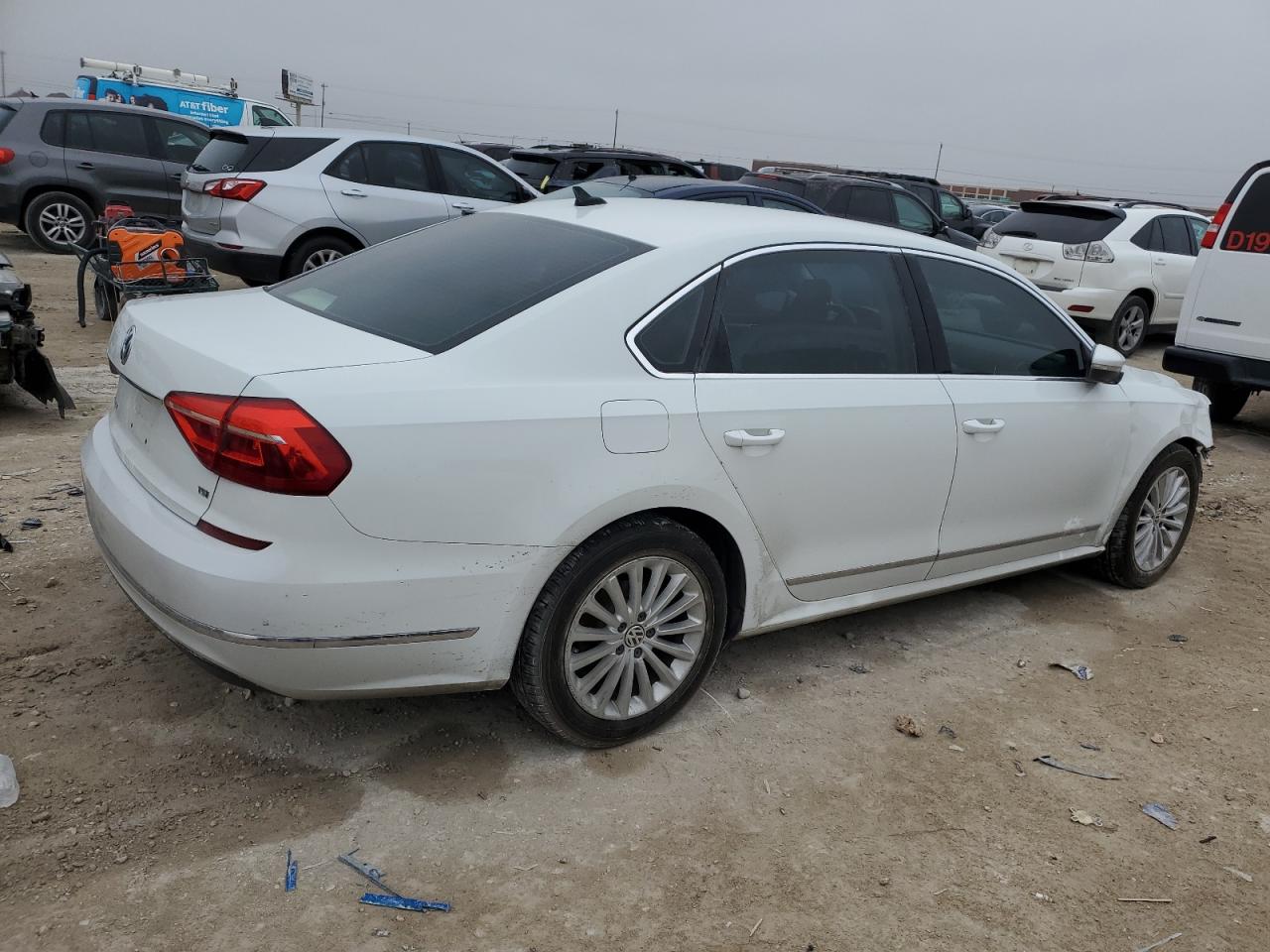 2016 Volkswagen Passat VIN 1VWBS7A39GC020290 Copart auction photo, front end / minor dent/scratches damage thumbnail 3