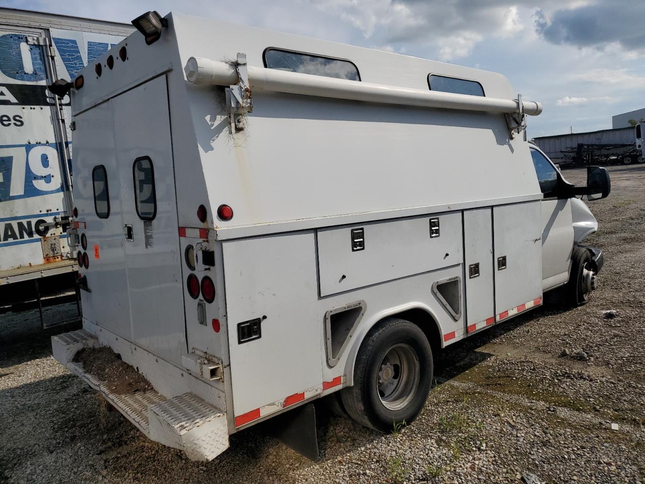 2010 Chevrolet Express VIN 1GB6G2BG6A1146673 Copart auction photo, front end / minor dent/scratches damage thumbnail 3