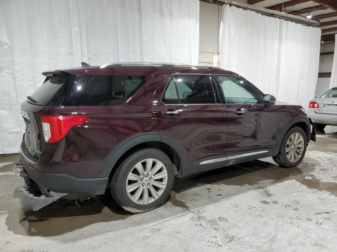 2022 Ford Explorer VIN 1FMSK8FH5NGC17407 Copart auction photo, front end / rear end damage thumbnail 3
